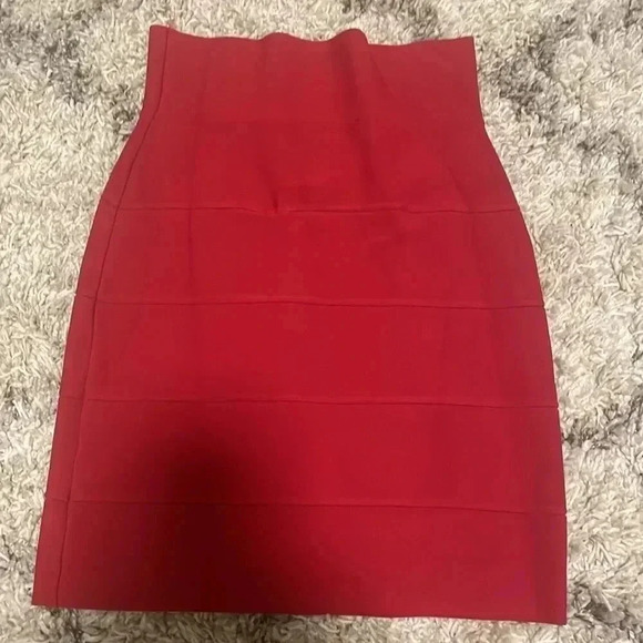 Bcbg red bandage skirt - Picture 4 of 4